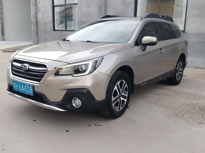 Subaru Outback — фото 1