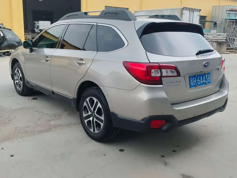 Subaru Outback — фото 6