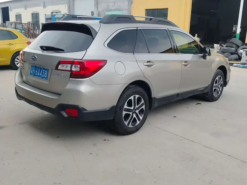 Subaru Outback — фото 7