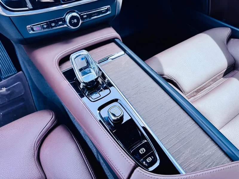 Volvo S90 — фото 10