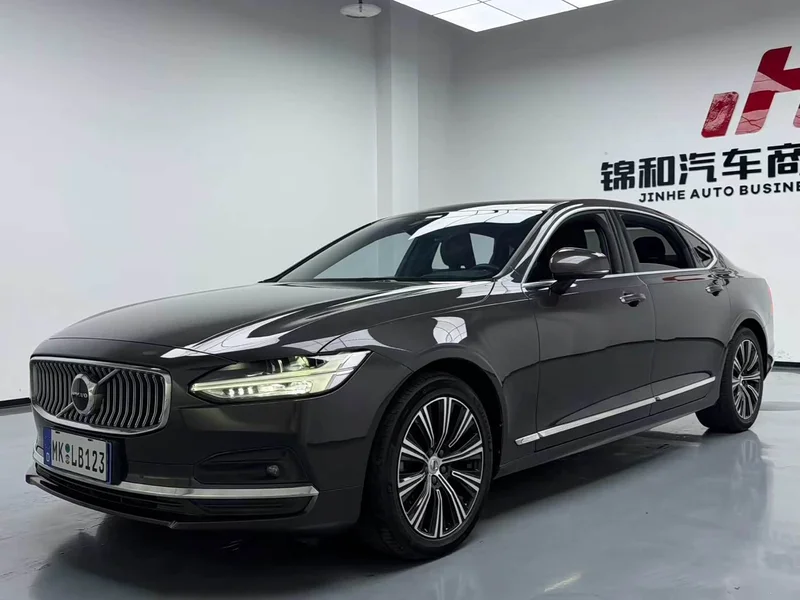 Volvo S90 — фото 1