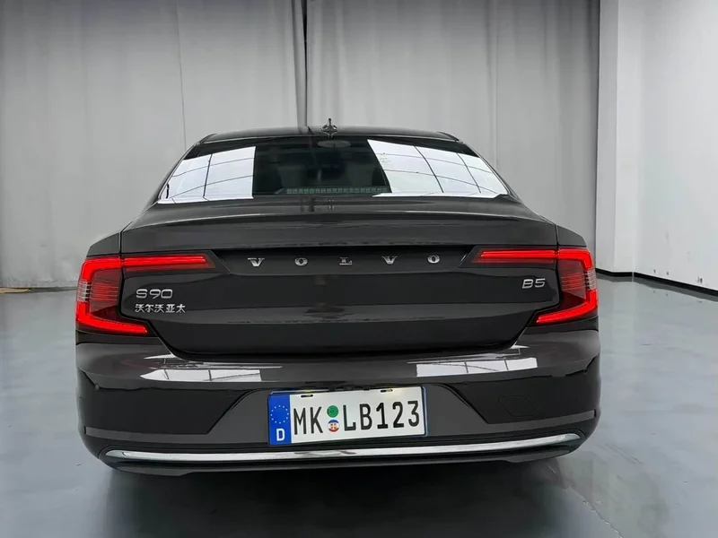 Volvo S90 — фото 12