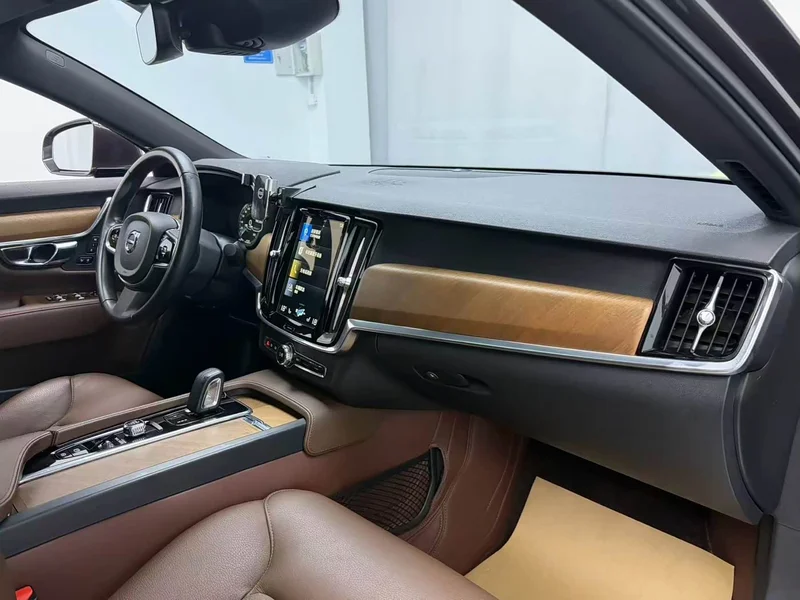 Volvo S90 — фото 9