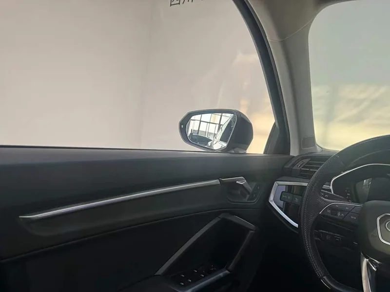 Audi Q3 Sportback — фото 14