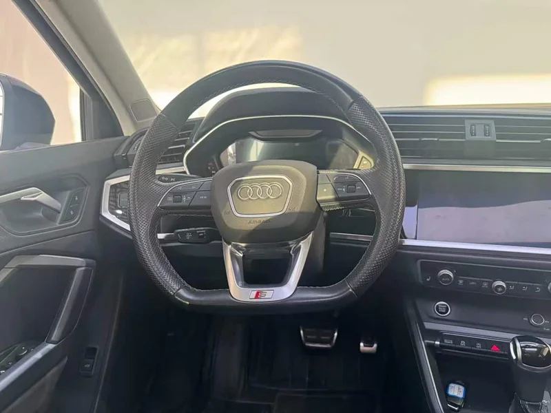 Audi Q3 Sportback — фото 15