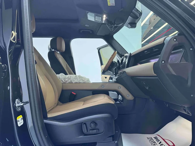 Land Rover Defender — фото 12