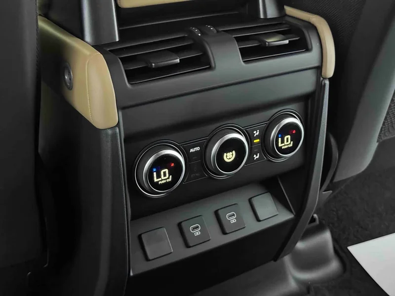 Land Rover Defender — фото 13