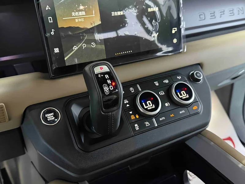 Land Rover Defender — фото 9