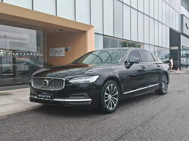 Volvo S90 — фото 1