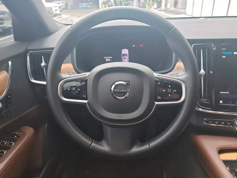 Volvo S90 — фото 12
