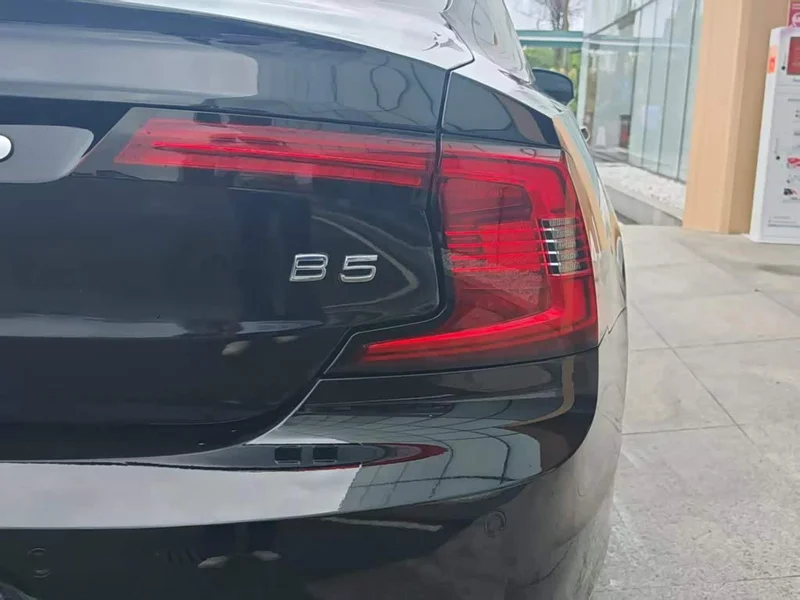 Volvo S90 — фото 17