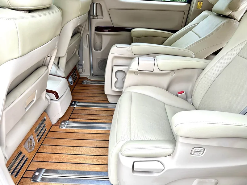 Toyota Alphard — фото 13