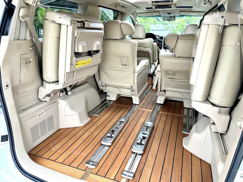 Toyota Alphard — фото 14