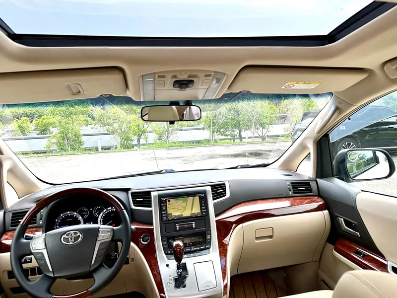 Toyota Alphard — фото 15