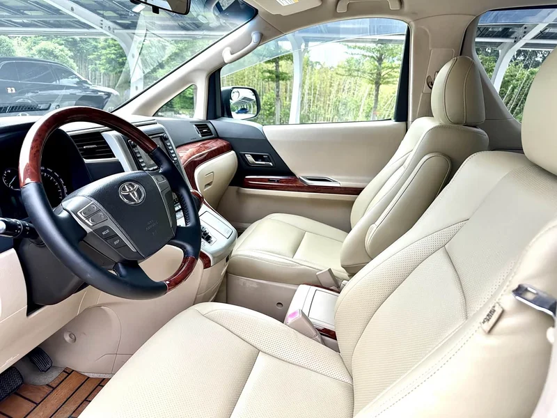 Toyota Alphard — фото 16