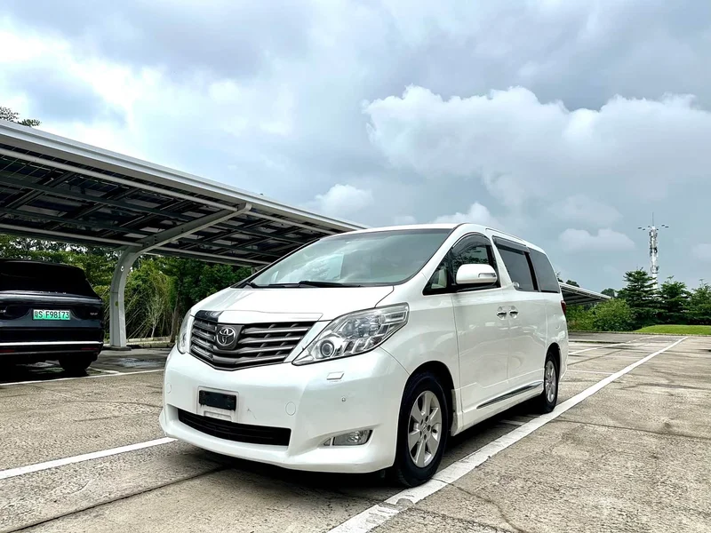 Toyota Alphard — фото 2