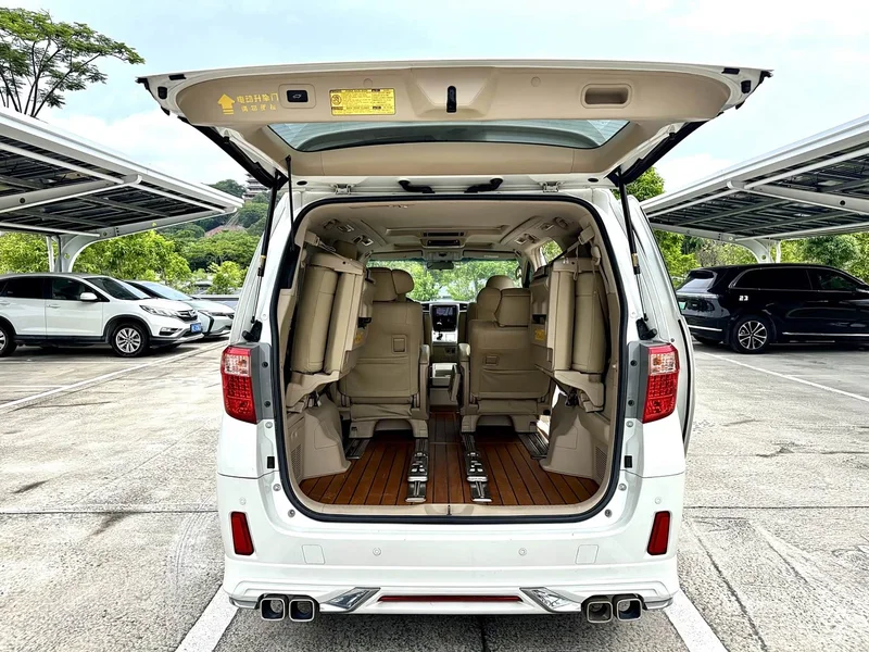 Toyota Alphard — фото 22