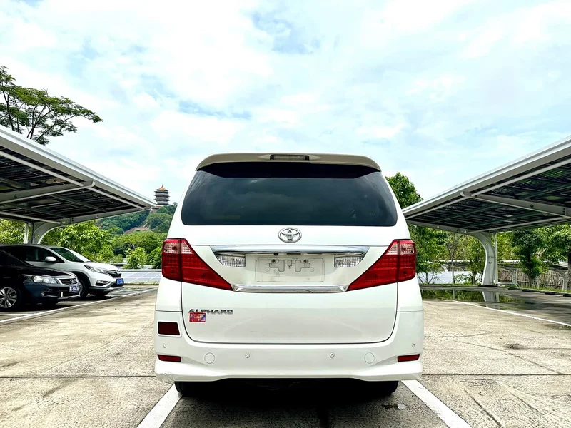 Toyota Alphard — фото 7