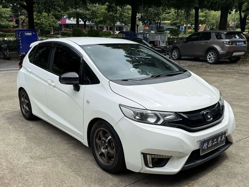 Honda Fit — фото 1