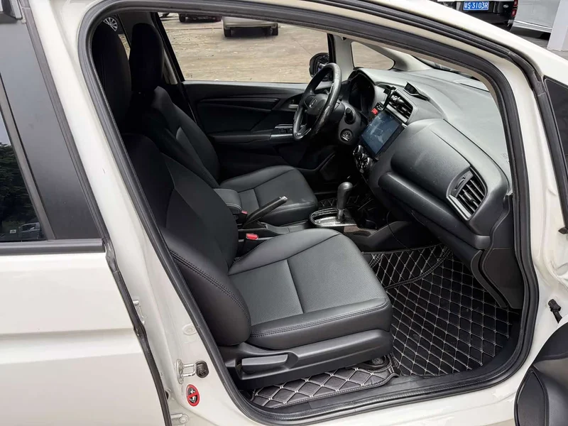 Honda Fit — фото 11