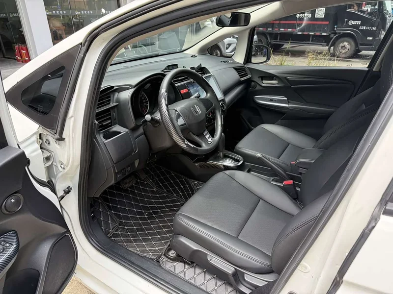 Honda Fit — фото 6