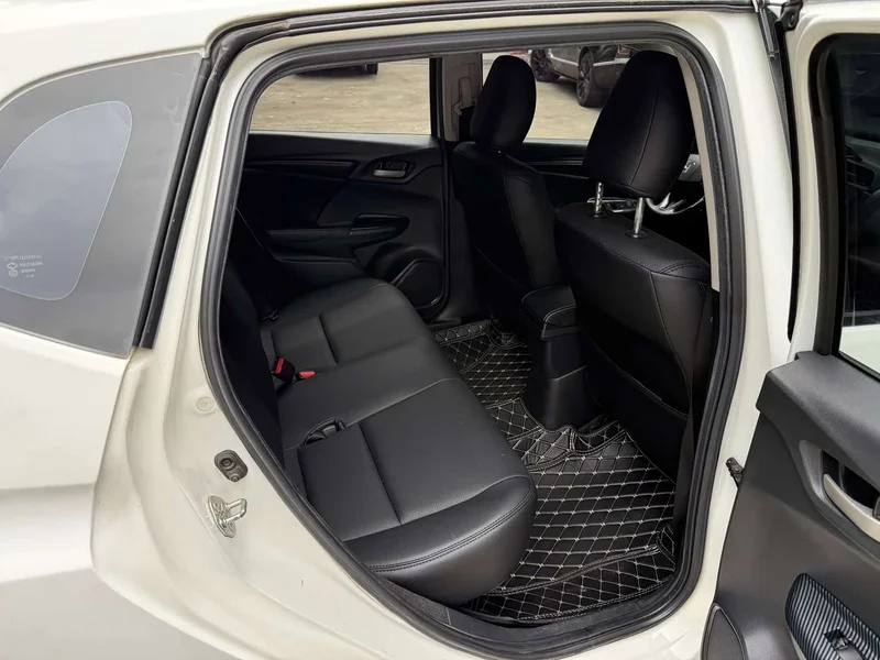 Honda Fit — фото 10