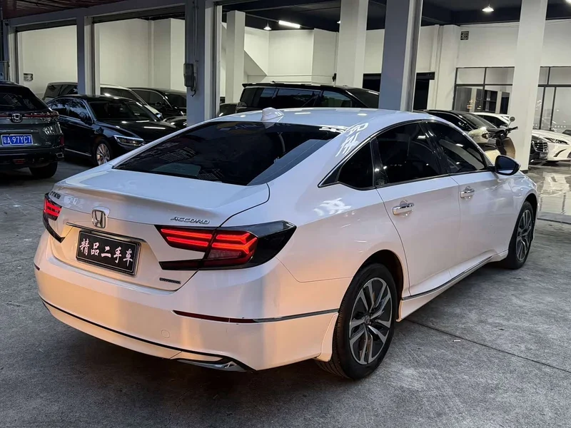 Honda Accord — фото 13