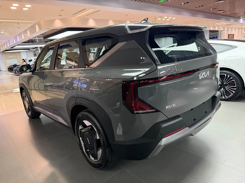 Kia EV5 — фото 8