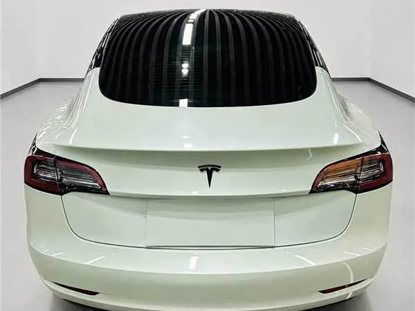 Tesla Model 3 — фото 8
