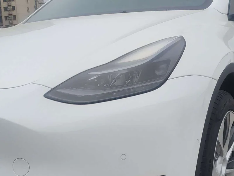 Tesla Model Y — фото 12