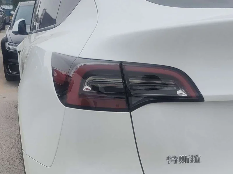 Tesla Model Y — фото 13