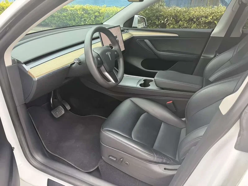 Tesla Model Y — фото 4