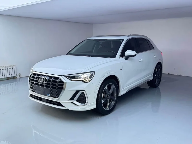 Audi Q3 — фото 1