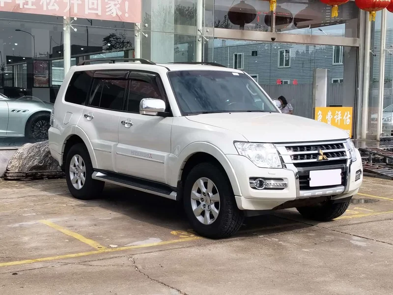 Mitsubishi Pajero (Imported) — фото 3