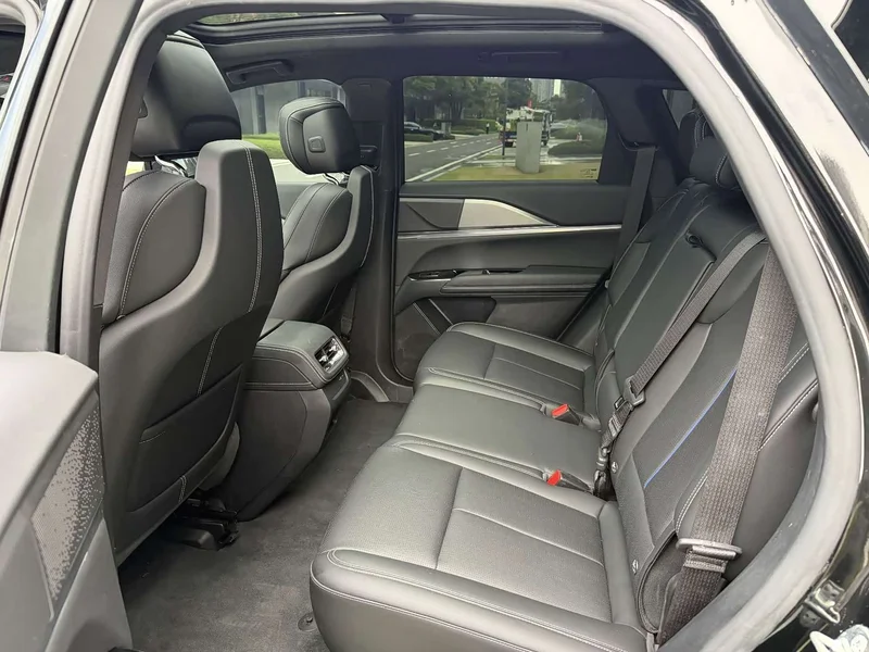 Cadillac XT5 — фото 17