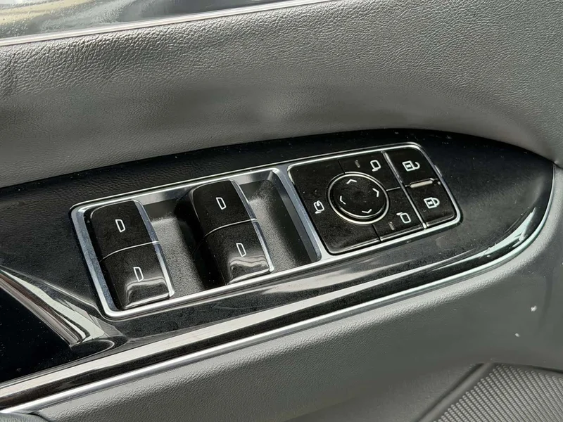 Cadillac XT5 — фото 20