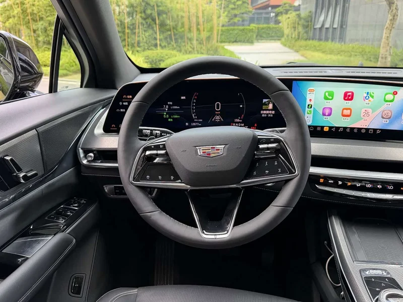 Cadillac XT5 — фото 22