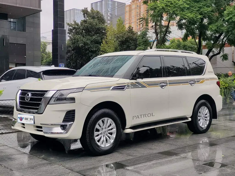 Nissan Patrol — фото 1