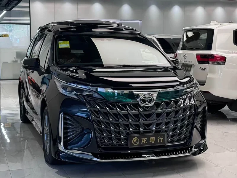 Toyota Sienna — фото 2