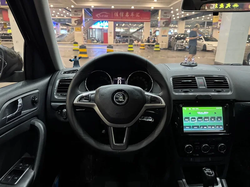 Skoda Yeti — фото 24