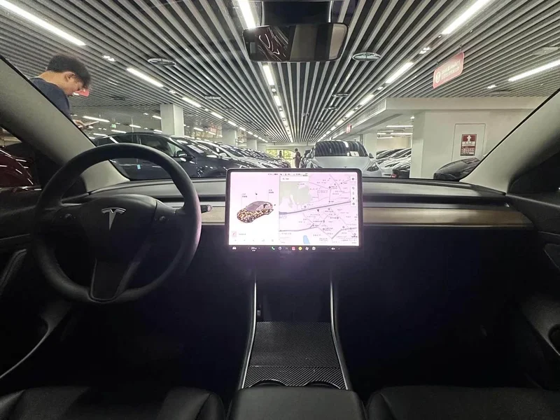 Tesla Model 3 — фото 6