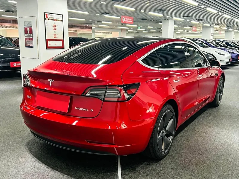 Tesla Model 3 — фото 7