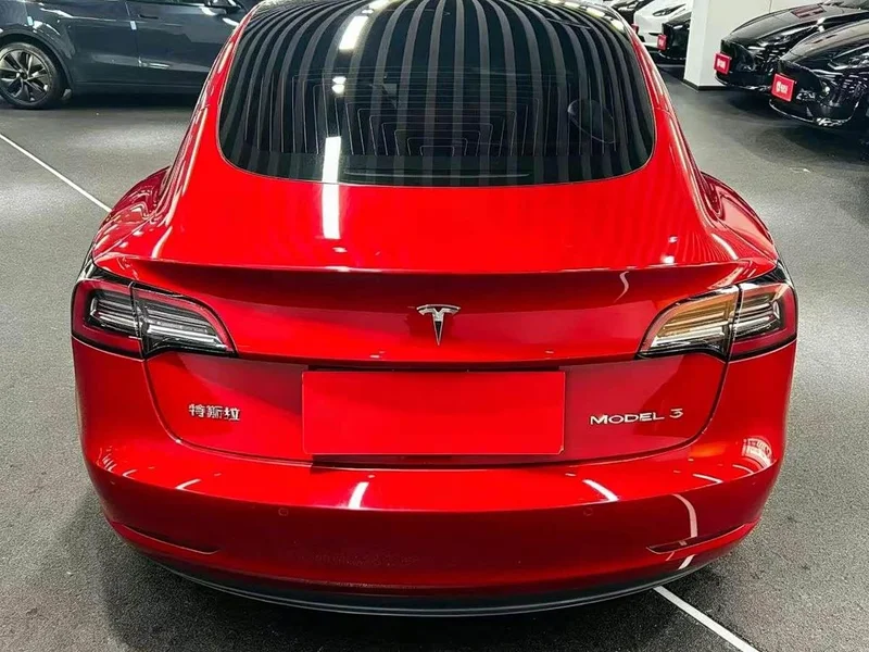 Tesla Model 3 — фото 8