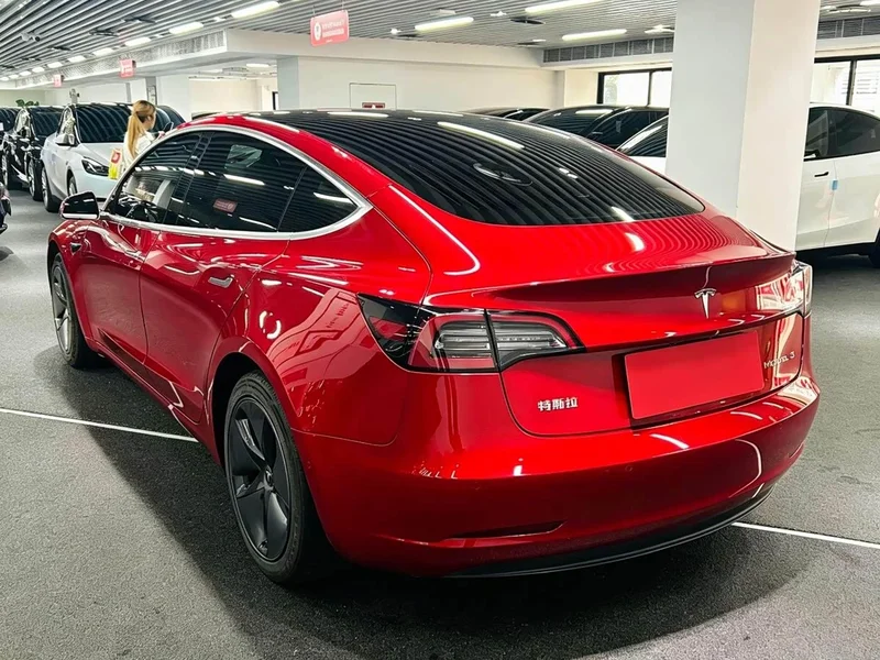 Tesla Model 3 — фото 9