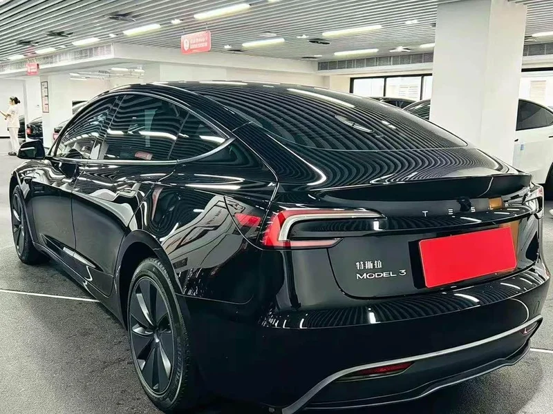 Tesla Model 3 — фото 6