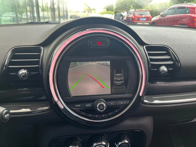MINI CLUBMAN — фото 11