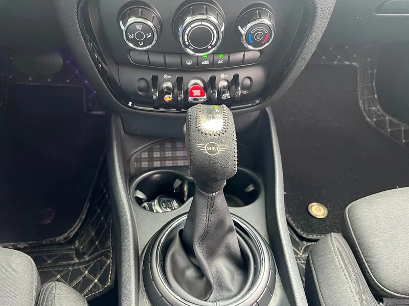 MINI CLUBMAN — фото 12