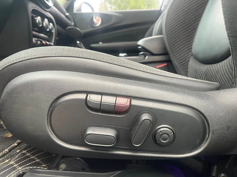 MINI CLUBMAN — фото 13