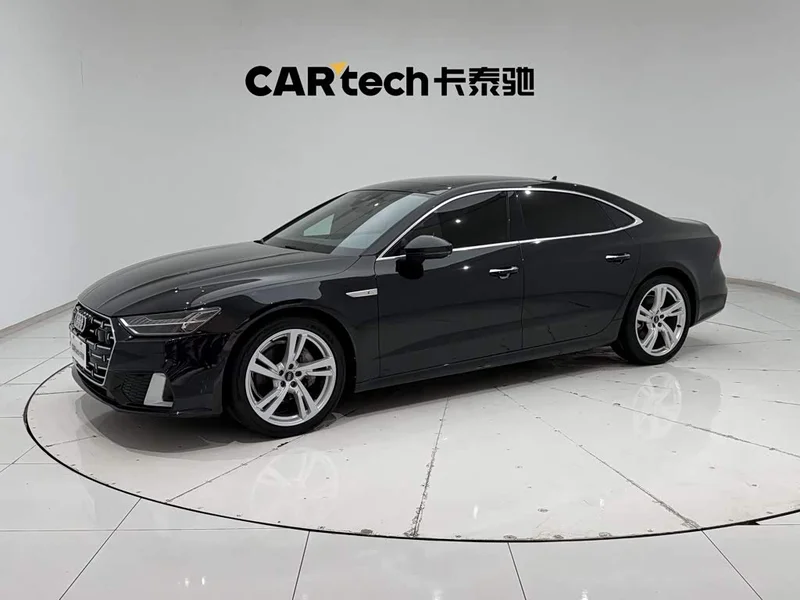 Audi A7L — фото 1