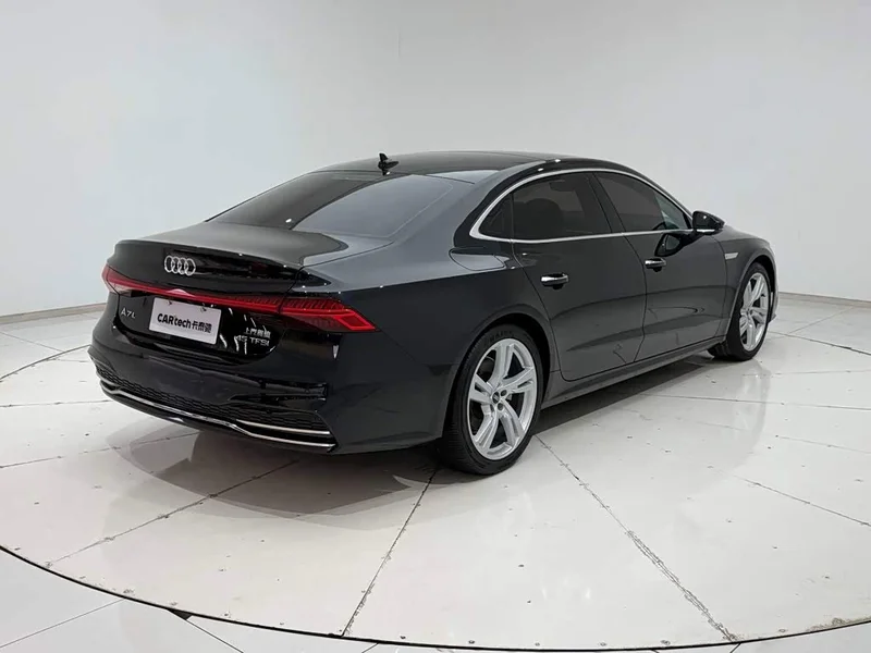 Audi A7L — фото 28